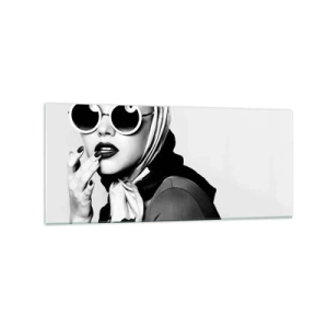 Glasbild - Bild auf glas - Schwarz-Weiß-Porträt einer Frau mit Brille und Kopftuch - 120x50cm - Grüße aus den 1960er Jahren - Moderne Wanddekoration für Wohnzimmer und Schlafzimmer ARTTOR