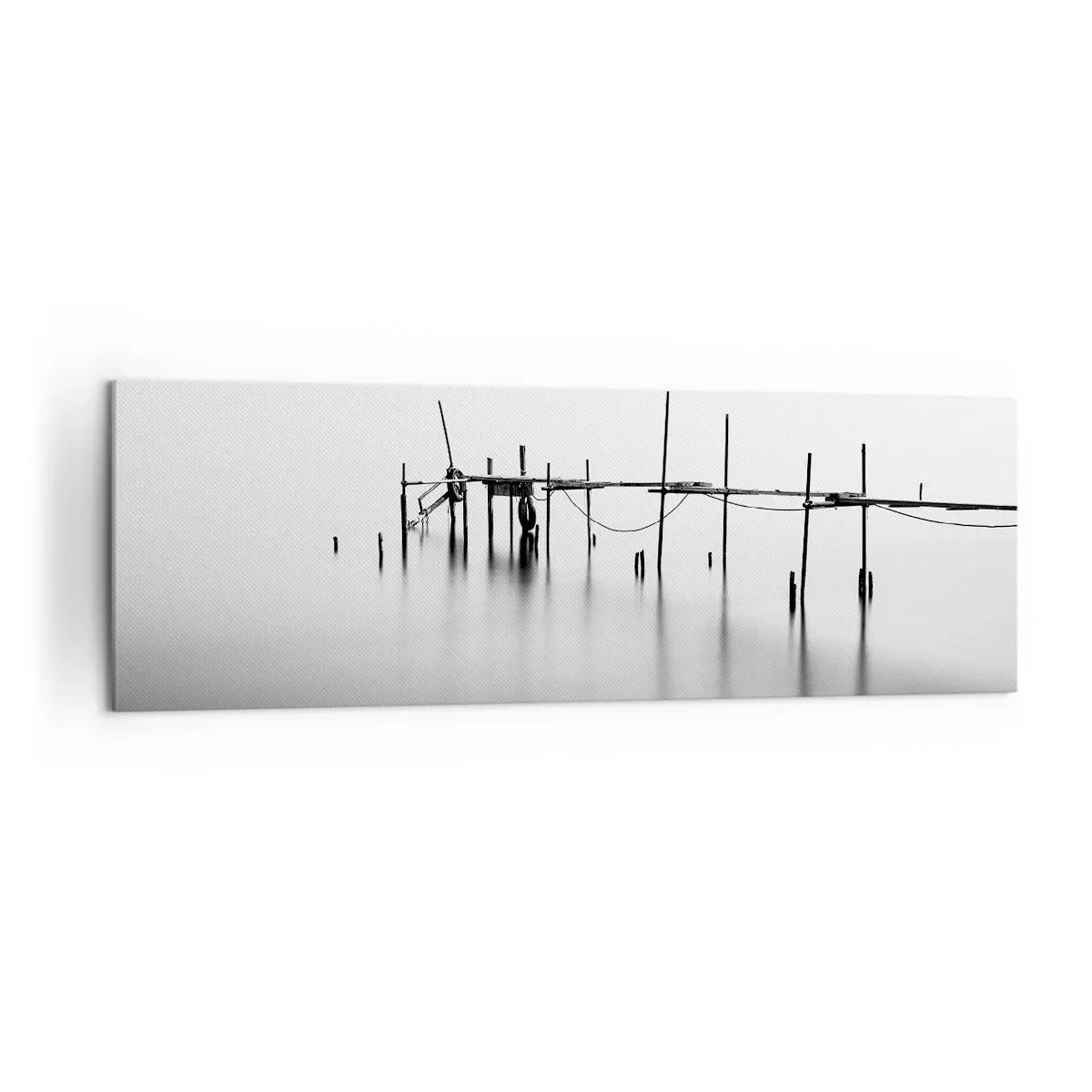 Bild auf Leinwand - Leinwandbild - Ein schwarz-weißer Steg inmitten einer nebligen Landschaft - 160x50cm - Was ist, wenn es keine Welt gibt? - Moderne Wanddekoration für Wohnzimmer und Schlafzimmer ARTTOR