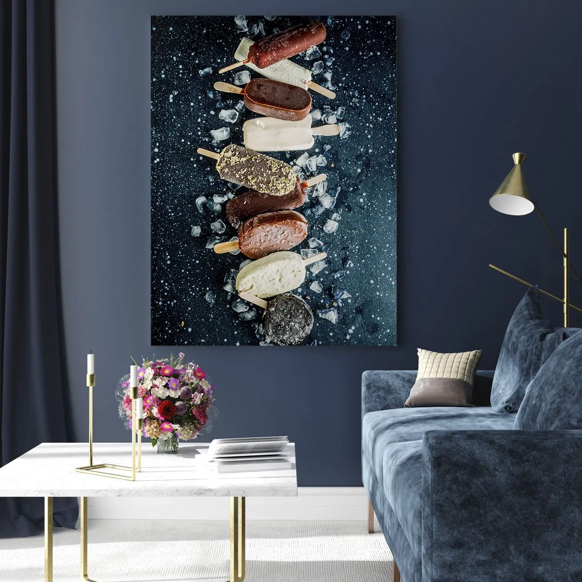 Glasbild - Bild auf glas - Eis am Stiel in verschiedenen Geschmacksrichtungen auf Eiswürfeln angeordnet - 50x70cm - Geschmack des heißen Sommers - Moderne Wanddekoration für Wohnzimmer und Schlafzimmer ARTTOR