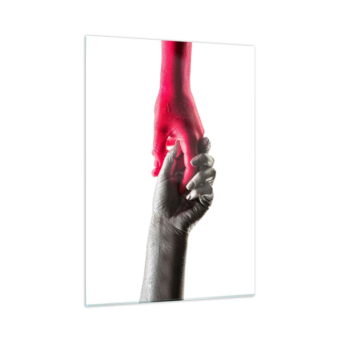 Glasbild - Bild auf glas - Nahaufnahme von zwei Händen, eine in Schwarz, die andere in Rot, die sich gegenseitig halten - 50x70cm - Gemeinsam, obwohl anders - Moderne Wanddekoration für Wohnzimmer und Schlafzimmer ARTTOR