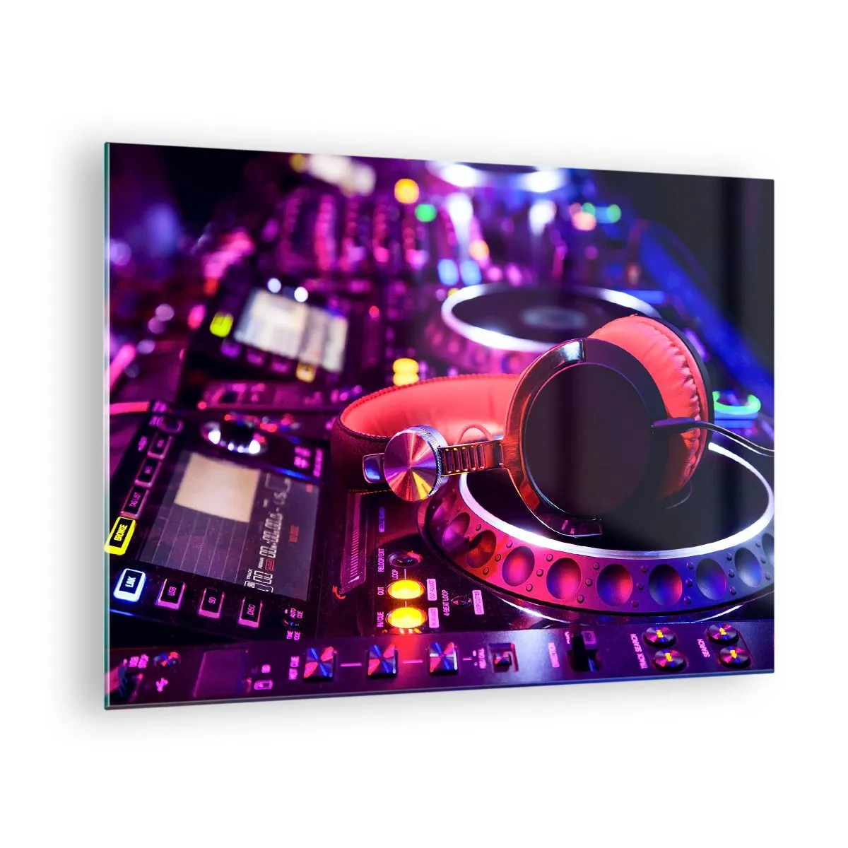 Glasbild - Bild auf glas - Bunte DJ-Ausrüstung mit roten Kopfhörern - 70x50cm - Bevor der Spaß beginnt - Moderne Wanddekoration für Wohnzimmer und Schlafzimmer ARTTOR
