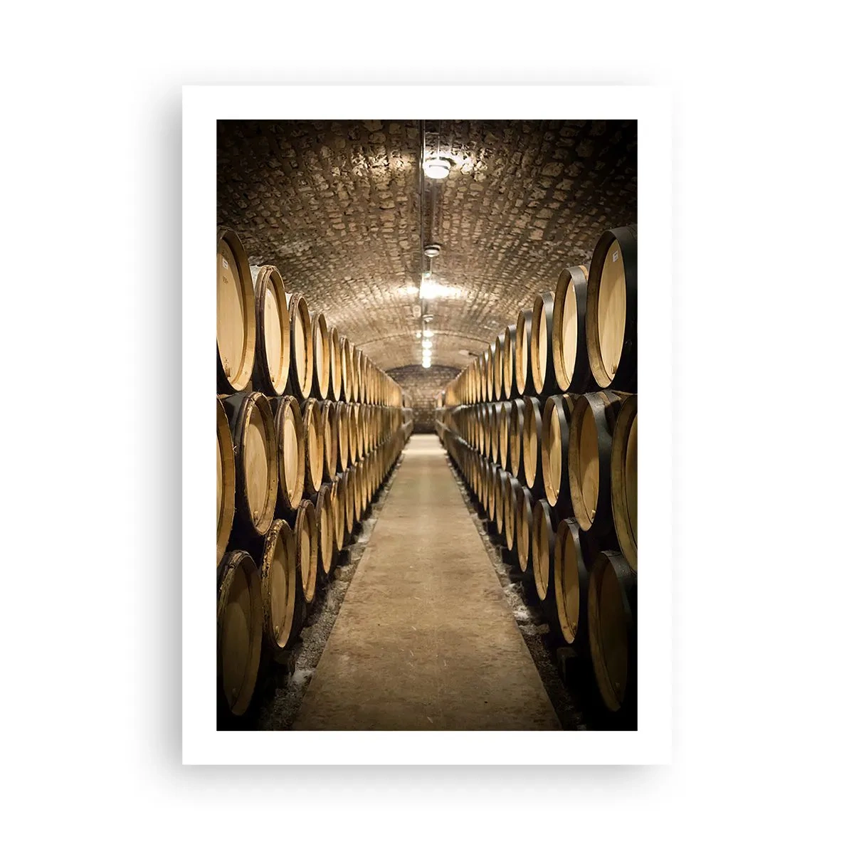 Poster - Ein Keller voller Weinfässer - 50x70cm - In einem gemauerten Keller - Moderne Wanddekoration für Wohnzimmer und Schlafzimmer ARTTOR