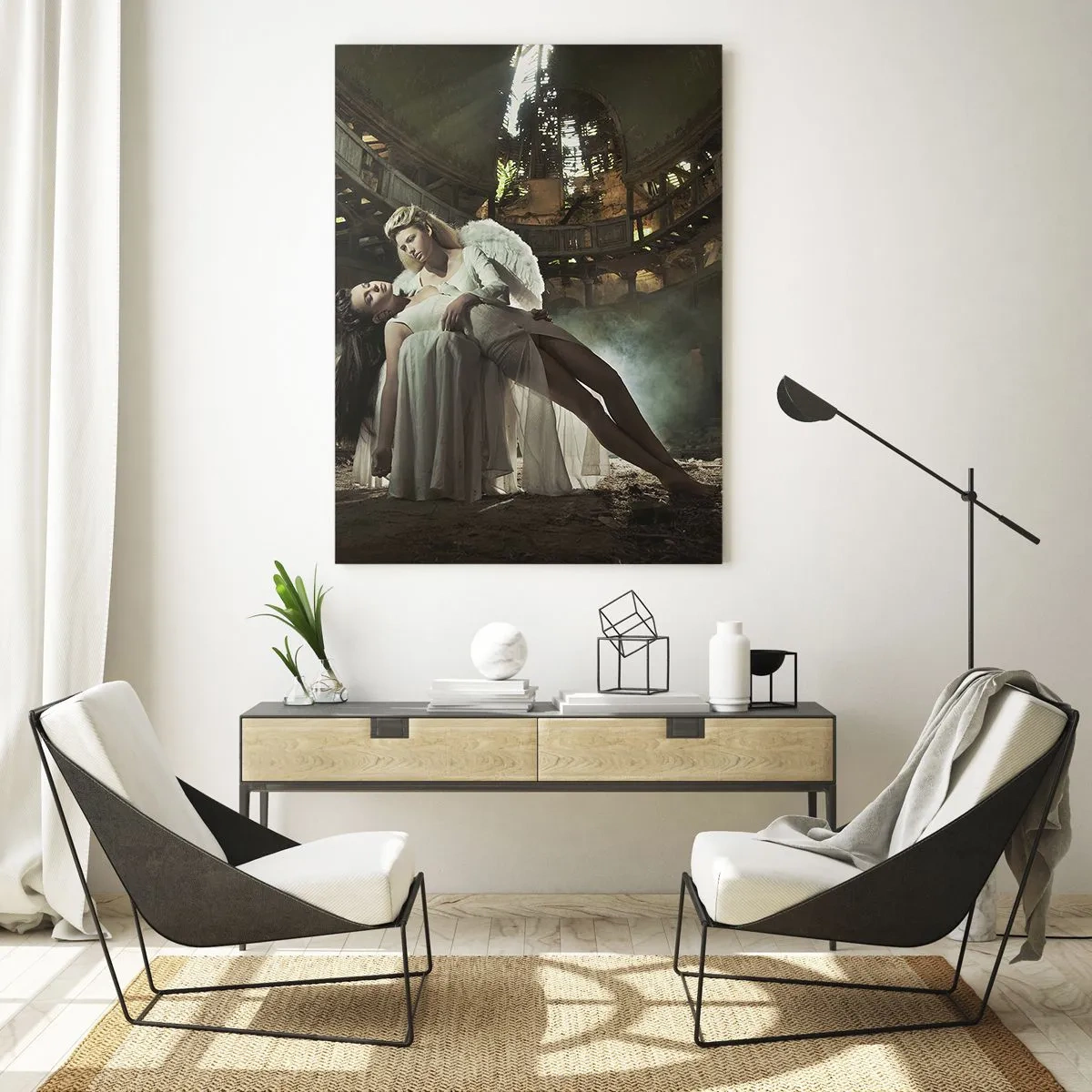Glasbild - Bild auf glas - Eine Engelsfigur hält eine Frau in den Ruinen eines Gebäudes - 50x70cm - Der Geist des alten Theaters - Moderne Wanddekoration für Wohnzimmer und Schlafzimmer ARTTOR
