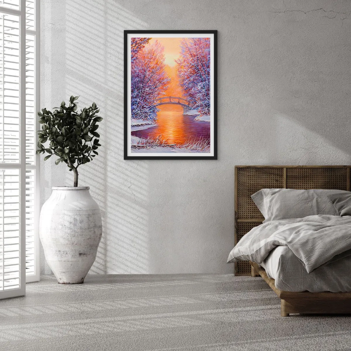 Poster in einem schwarzem Rahmen - Winterlandschaft mit einer Brücke und der untergehenden Sonne, die sich im Fluss spiegelt - 50x70cm - Treffen wir uns hier - Moderne Wanddekoration für Wohnzimmer und Schlafzimmer ARTTOR