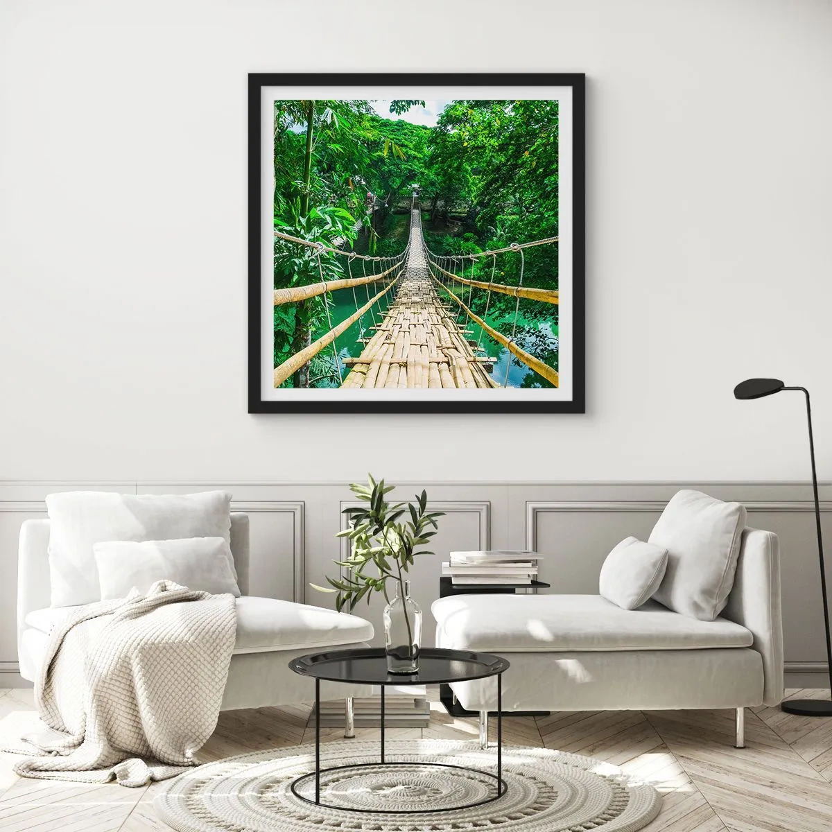 Poster in einem schwarzem Rahmen - Monkey Bridge über das Grün - 40x40 cm