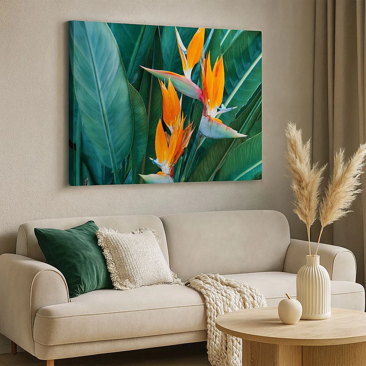 Bild auf Leinwand - Leinwandbild - Exotische Strelitzienblüten, umgeben von grünen Blättern - 70x50cm - Ist es eine Blume oder ist es ein Vogel? - Moderne Wanddekoration für Wohnzimmer und Schlafzimmer ARTTOR
