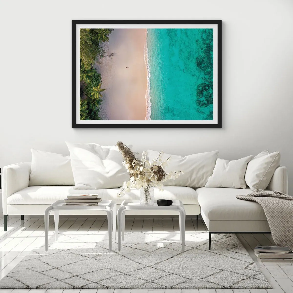 Poster in einem schwarzem Rahmen - Luftaufnahme eines tropischen Strandes mit türkisfarbenem Wasser - 100x70cm - Paradiesstrand - Moderne Wanddekoration für Wohnzimmer und Schlafzimmer ARTTOR