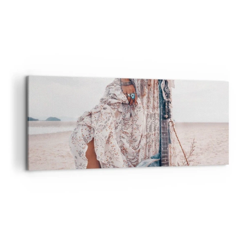 Bild auf Leinwand - Leinwandbild - Frau im Boho-Stil mit Gitarre am Strand - 120x50cm - Kinderblumen auf dem Weg - Moderne Wanddekoration für Wohnzimmer und Schlafzimmer ARTTOR