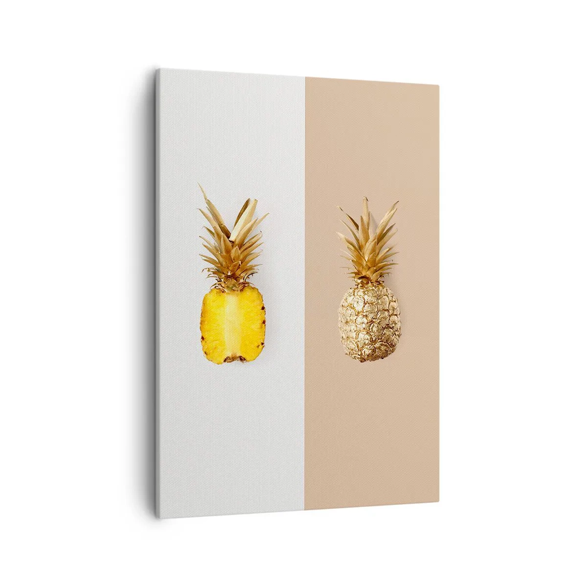 Bild auf Leinwand - Leinwandbild - Eine halbe frische, goldene Ananas auf kontrastierendem Hintergrund - 50x70cm - Ananas für uns - Moderne Wanddekoration für Wohnzimmer und Schlafzimmer ARTTOR