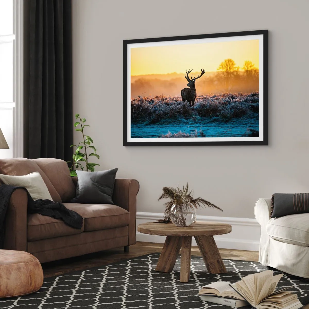 Poster in einem schwarzem Rahmen - Ein Reh auf einer frostigen Lichtung bei Sonnenaufgang - 70x50cm - Gekrönt auf seinem Besitz - Moderne Wanddekoration für Wohnzimmer und Schlafzimmer ARTTOR