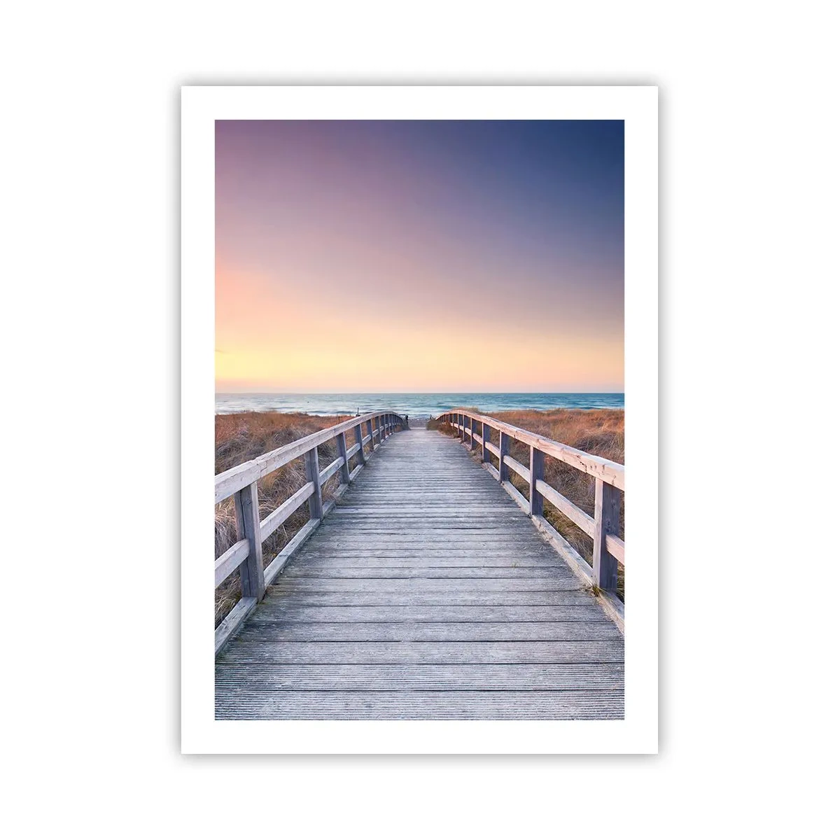 Poster - Ein Holzsteg, der bei Sonnenuntergang zum Meer führt - 50x70cm - Baltische Abend-Aurora - Moderne Wanddekoration für Wohnzimmer und Schlafzimmer ARTTOR