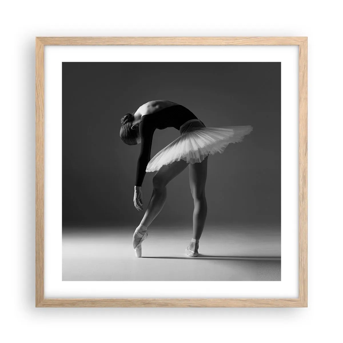 Poster in einem Rahmen aus heller Eiche - Bella Ballerina - 50x50 cm