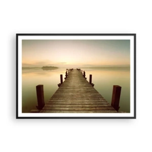 Poster in einem schwarzem Rahmen - Ein Holzsteg an einem ruhigen See am Morgen - 100x70cm - Tagesanbruch, Morgendämmerung, Licht - Moderne Wanddekoration für Wohnzimmer und Schlafzimmer ARTTOR