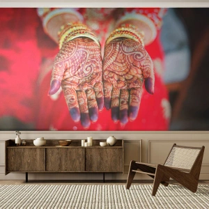 Selbstklebende Fototapete Deluxe Sticker - Bereit, das Glück zu fangen? - Frauenhände, Orientalische Designs, Indien - 100x70 cm