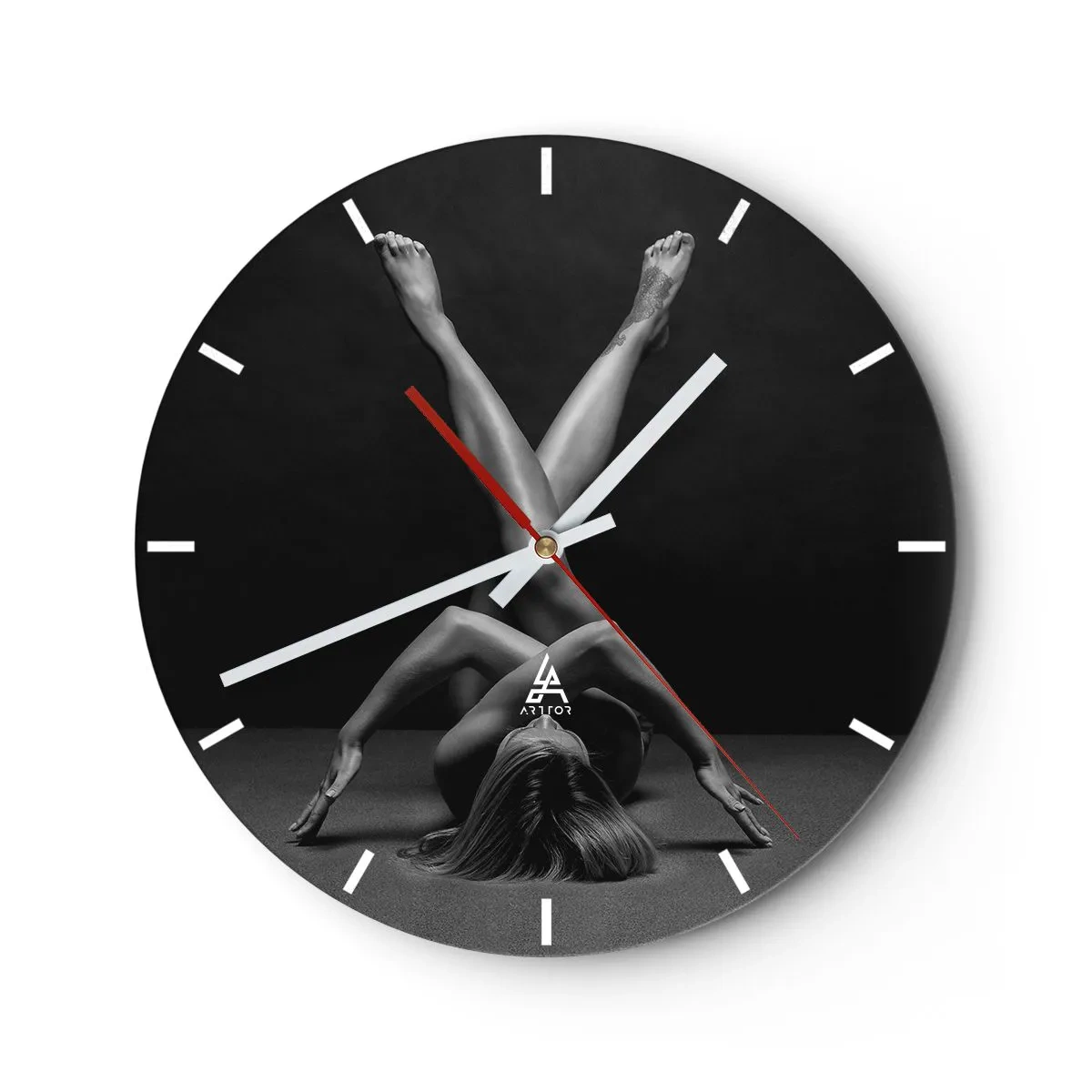 Wanduhr - Glasuhr - Künstlerische Silhouette einer Frau in dynamischer Pose vor schwarzem Hintergrund - 30x30cm - Die Geometrie der Nacktheit - Moderne Wanddekoration für Wohnzimmer, Küche und Schlafzimmer ARTTOR