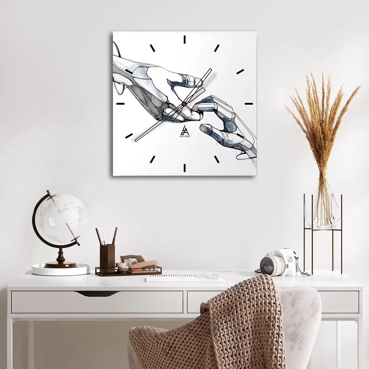 Wanduhr - Glasuhr - Künstlerische Darstellung einer Hand in minimalistischer und geometrischer Form - 30x30cm - Eine gute Geste - Moderne Wanddekoration für Wohnzimmer und Schlafzimmer ARTTOR