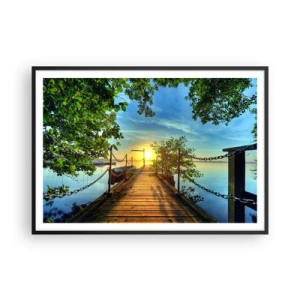 Poster in einem schwarzem Rahmen - Ein Pier über dem See in den Strahlen des Sonnenuntergangs - 100x70cm - Westen auf dem Wasser - Moderne Wanddekoration für Wohnzimmer und Schlafzimmer ARTTOR
