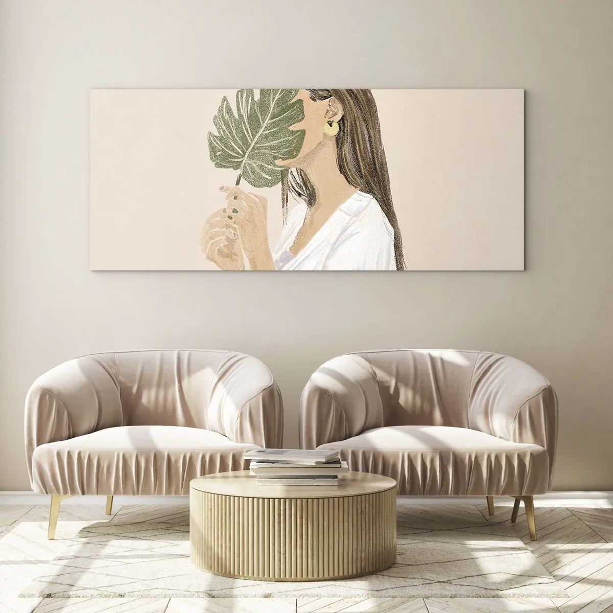 Glasbild - Bild auf glas - Porträt einer Frau mit einem Monstera-Blatt auf beigem Hintergrund - 140x50cm - Geheimnisvolles Porträt mit Fächer - Moderne Wanddekoration für Wohnzimmer und Schlafzimmer ARTTOR