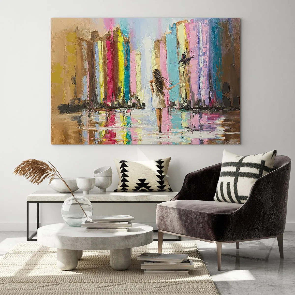 Glasbild - Bild auf glas - Eine Frau mit einem Vogel im Hintergrund bunter Gebäude - 70x50cm - Folge mir - Moderne Wanddekoration für Wohnzimmer und Schlafzimmer ARTTOR