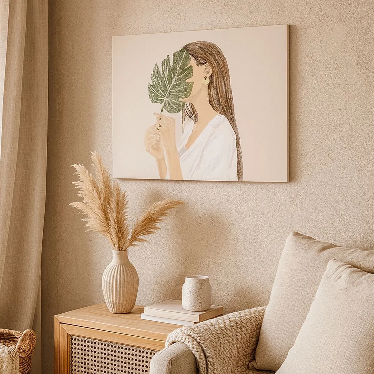 Bild auf Leinwand - Leinwandbild - Porträt einer Frau mit einem Monstera-Blatt auf beigem Hintergrund - 70x50cm - Geheimnisvolles Porträt mit Fächer - Moderne Wanddekoration für Wohnzimmer und Schlafzimmer ARTTOR