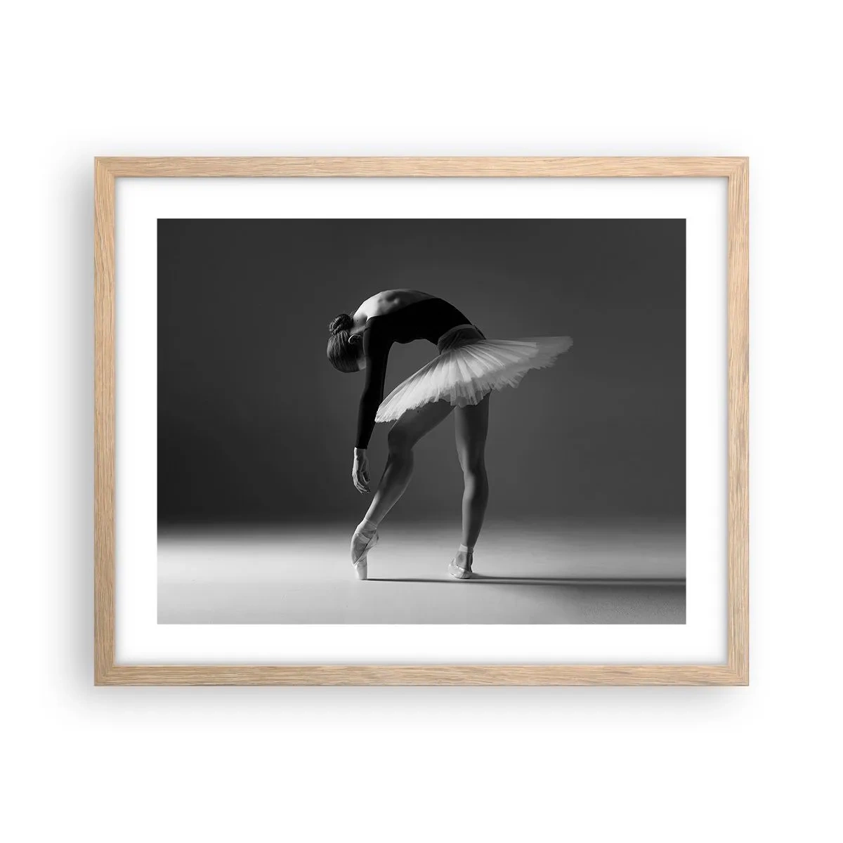Poster in einem Rahmen aus heller Eiche - Bella Ballerina - 50x40 cm
