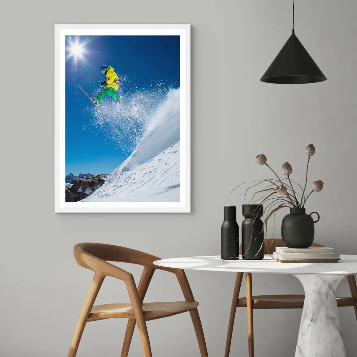 Poster in einem weißen Rahmen - Tanzen mit den Bergen - 70x100 cm