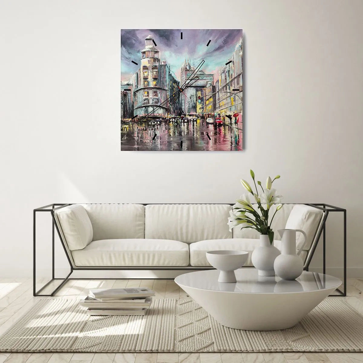 Wanduhr - Glasuhr - Abendlicher Blick auf die Stadt mit Spiegelungen auf der nassen Straße - 30x30cm - Es wird ein gelungener Abend - Moderne Wanddekoration für Wohnzimmer und Schlafzimmer ARTTOR