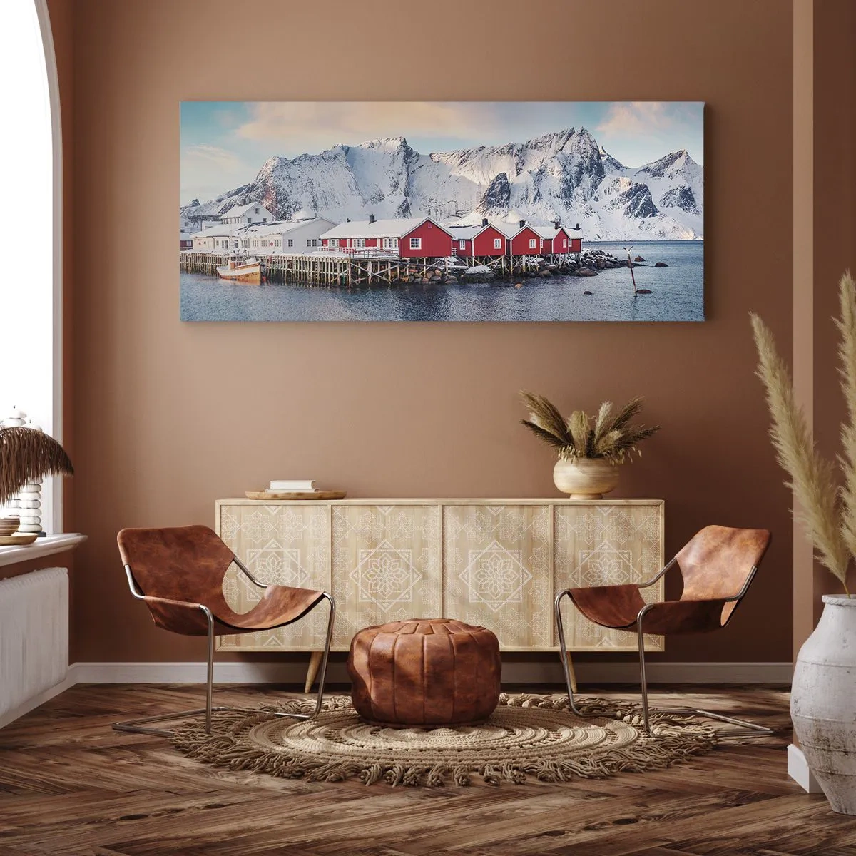 Bild auf Leinwand - Leinwandbild - Rote Häuser vor dem Hintergrund schneebedeckter Berge und des blauen Meeres - 160x50cm - Nördlicher Rückzug - Moderne Wanddekoration für Wohnzimmer und Schlafzimmer ARTTOR