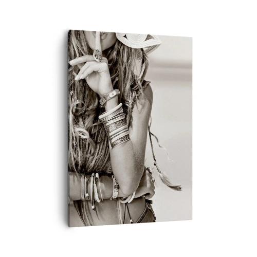 Bild auf Leinwand - Leinwandbild - Porträt einer Boho-Frau mit Schmuck - 50x70cm - Wieso ein Mädchen - Moderne Wanddekoration für Wohnzimmer und Schlafzimmer ARTTOR