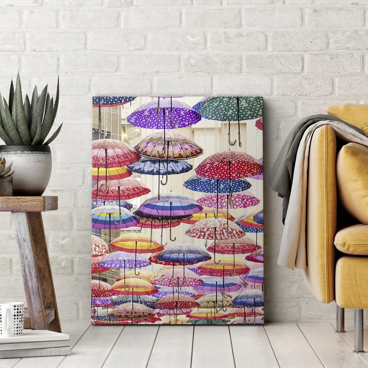 Bild auf Leinwand - Leinwandbild - Bunte Regenschirme schweben in der Luft - 50x70cm - Stadtwiese - Moderne Wanddekoration für Wohnzimmer und Schlafzimmer ARTTOR