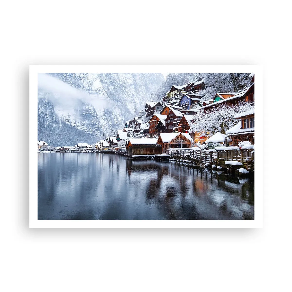 Poster - Winteransicht eines Bergdorfes am See - 100x70cm - In winterlicher Dekoration - Moderne Wanddekoration für Wohnzimmer und Schlafzimmer ARTTOR