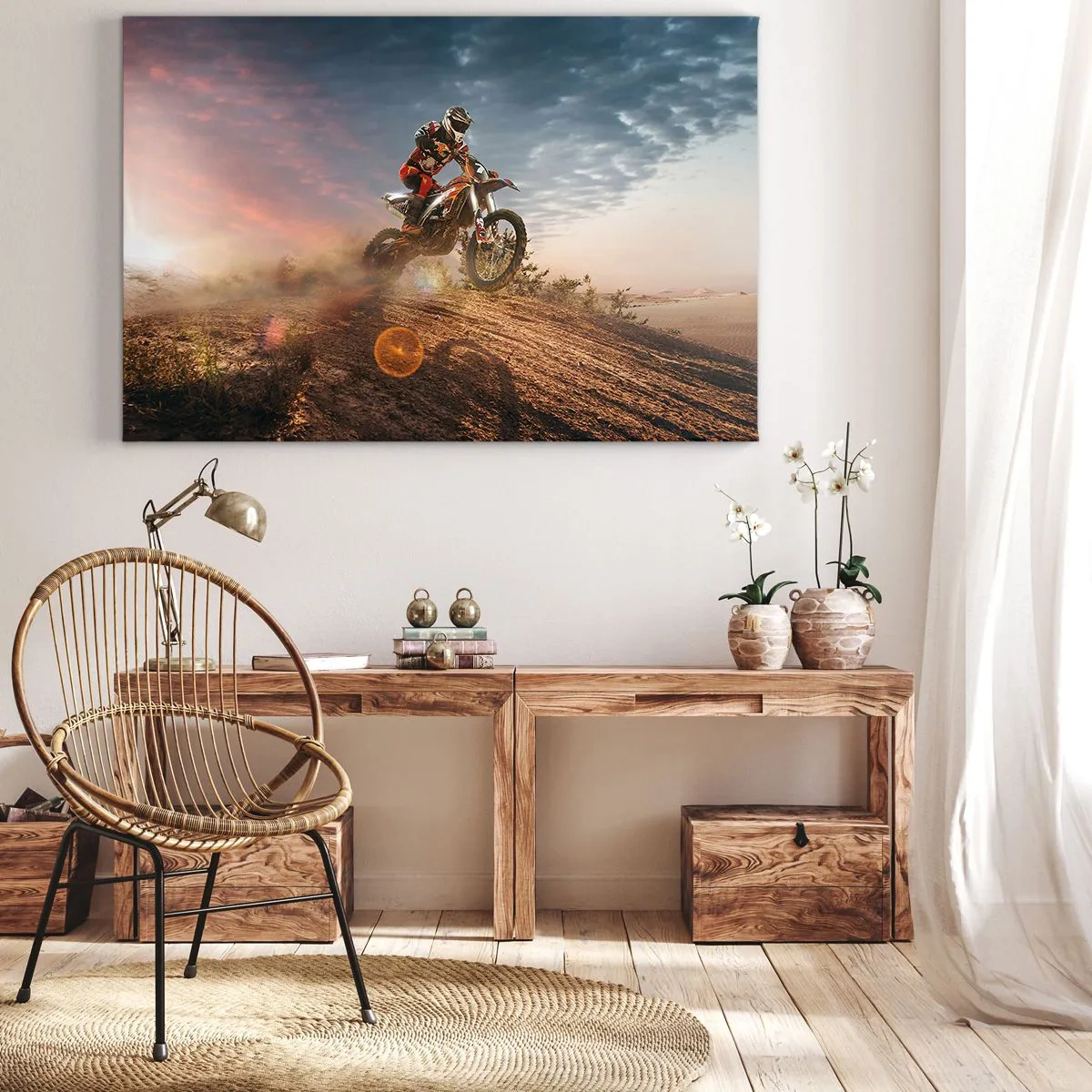Bild auf Leinwand - Leinwandbild - Motorradfahrer in den Dünen bei Sonnenuntergang - 120x80cm - Für den Sieg - Moderne Wanddekoration für Wohnzimmer und Schlafzimmer ARTTOR