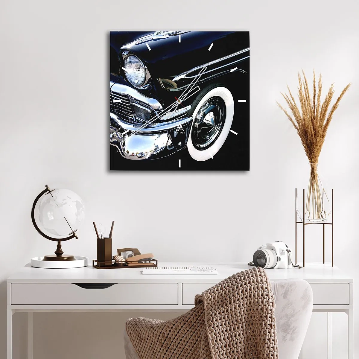 Wanduhr - Glasuhr - Klassiker in Silber, Schwarz und Weiß - 30x30 cm