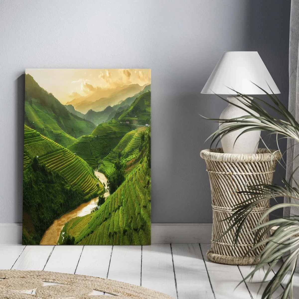 Bild auf Leinwand - Leinwandbild - Malerische Reisterrassen in einem grünen Tal, beleuchtet von der untergehenden Sonne - 70x100cm - Vietnamesisches Tal - Moderne Wanddekoration für Wohnzimmer und Schlafzimmer ARTTOR