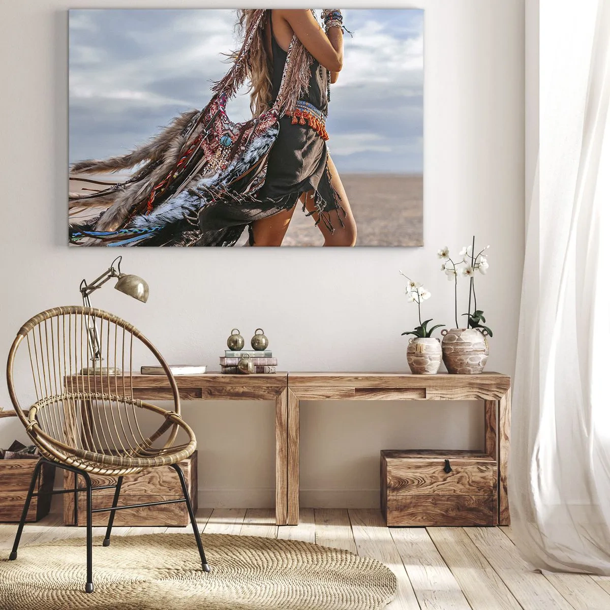 Bild auf Leinwand - Leinwandbild - Eine Frau im Boho-Stil mit Feder- und Schmuckdetails - 70x50cm - Das Mädchen des Schamanen - Moderne Wanddekoration für Wohnzimmer und Schlafzimmer ARTTOR
