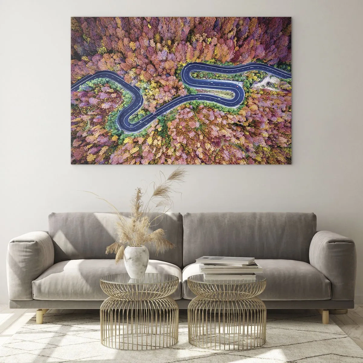 Glasbild - Bild auf glas - Eine Vogelperspektive auf eine kurvenreiche Straße zwischen bunten Herbstbäumen - 100x70cm - Kurvenreicher Weg durch den Wald - Moderne Wanddekoration für Wohnzimmer und Schlafzimmer ARTTOR