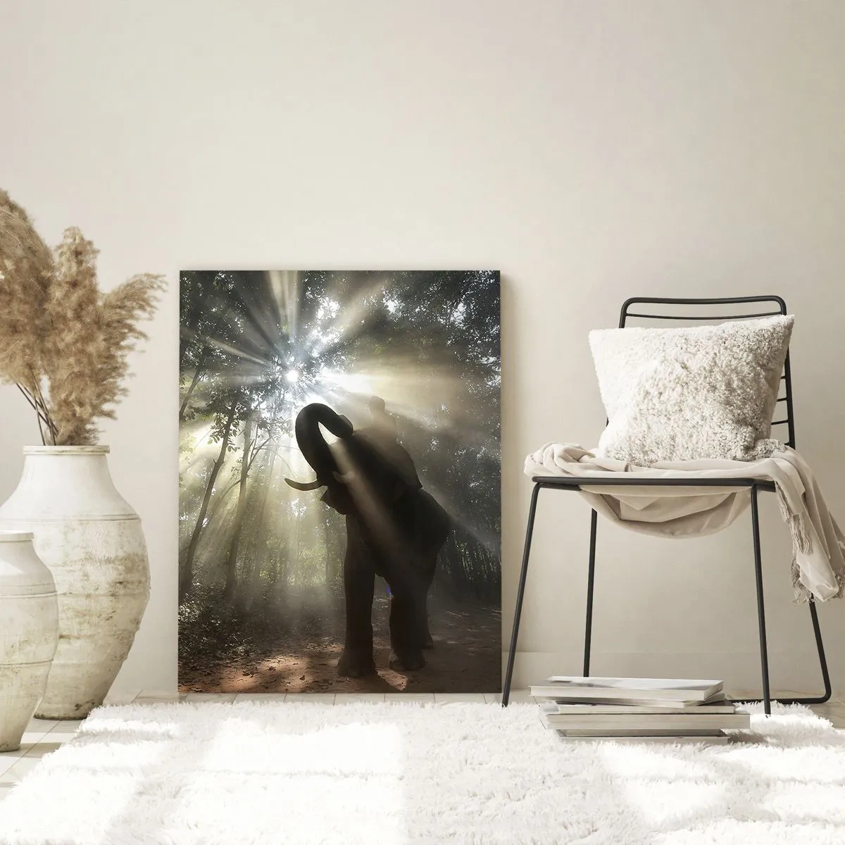 Glasbild - Bild auf glas - Ein Elefant im Wald, umgeben von Lichtstrahlen im Morgennebel - 80x120cm - Unter dem Glücksstern - Moderne Wanddekoration für Wohnzimmer und Schlafzimmer ARTTOR