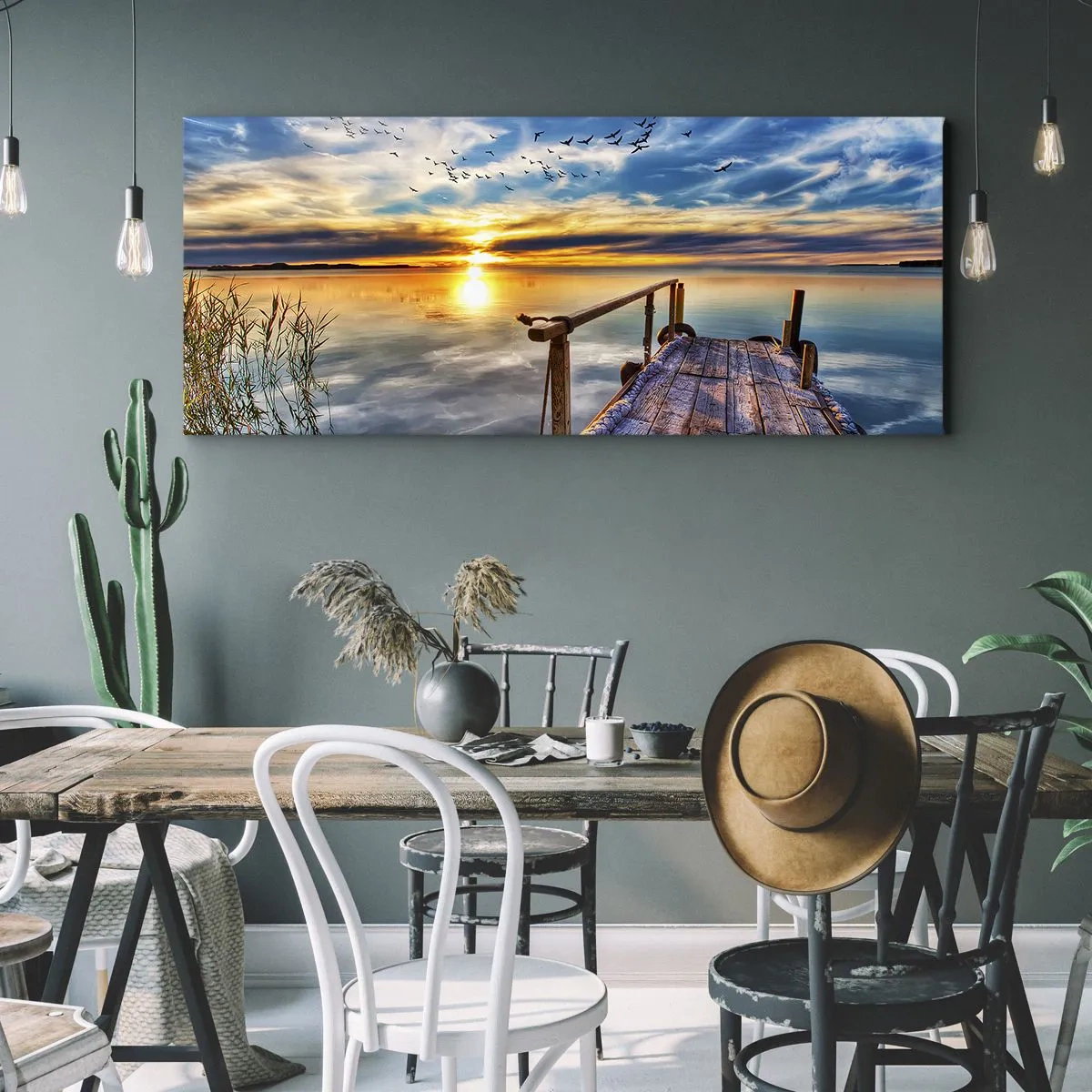 Bild auf Leinwand - Leinwandbild - Holzsteg über dem See bei Sonnenuntergang - 140x50cm - Der Wind geht zur Ruhe - Moderne Wanddekoration für Wohnzimmer und Schlafzimmer ARTTOR