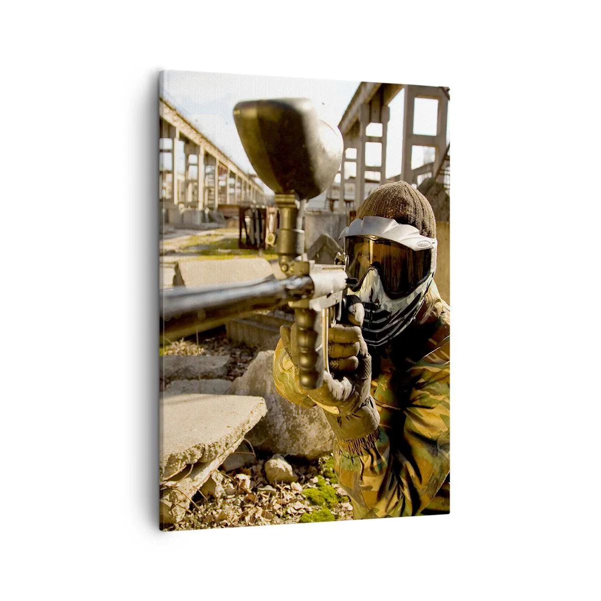 Bild auf Leinwand - Leinwandbild - Ein Paintball-Spieler in Tarnkleidung zielt mit einem Markierer - 50x70cm - Auch du kannst ein Held werden - Moderne Wanddekoration für Wohnzimmer und Schlafzimmer ARTTOR