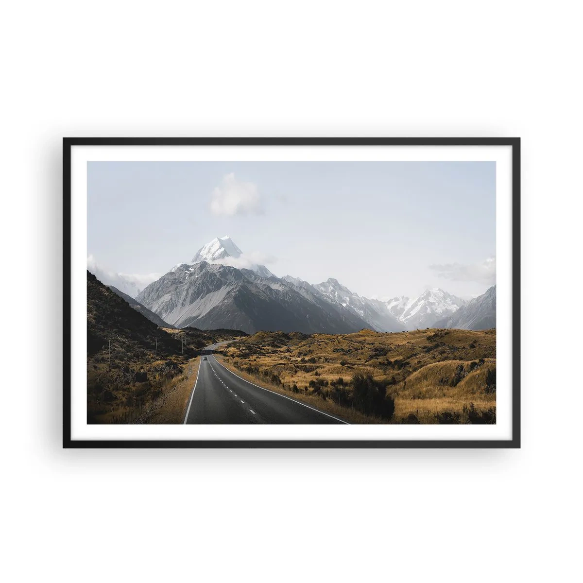Poster in einem schwarzem Rahmen - Der Weg ins Herz der Berge - 91x61 cm