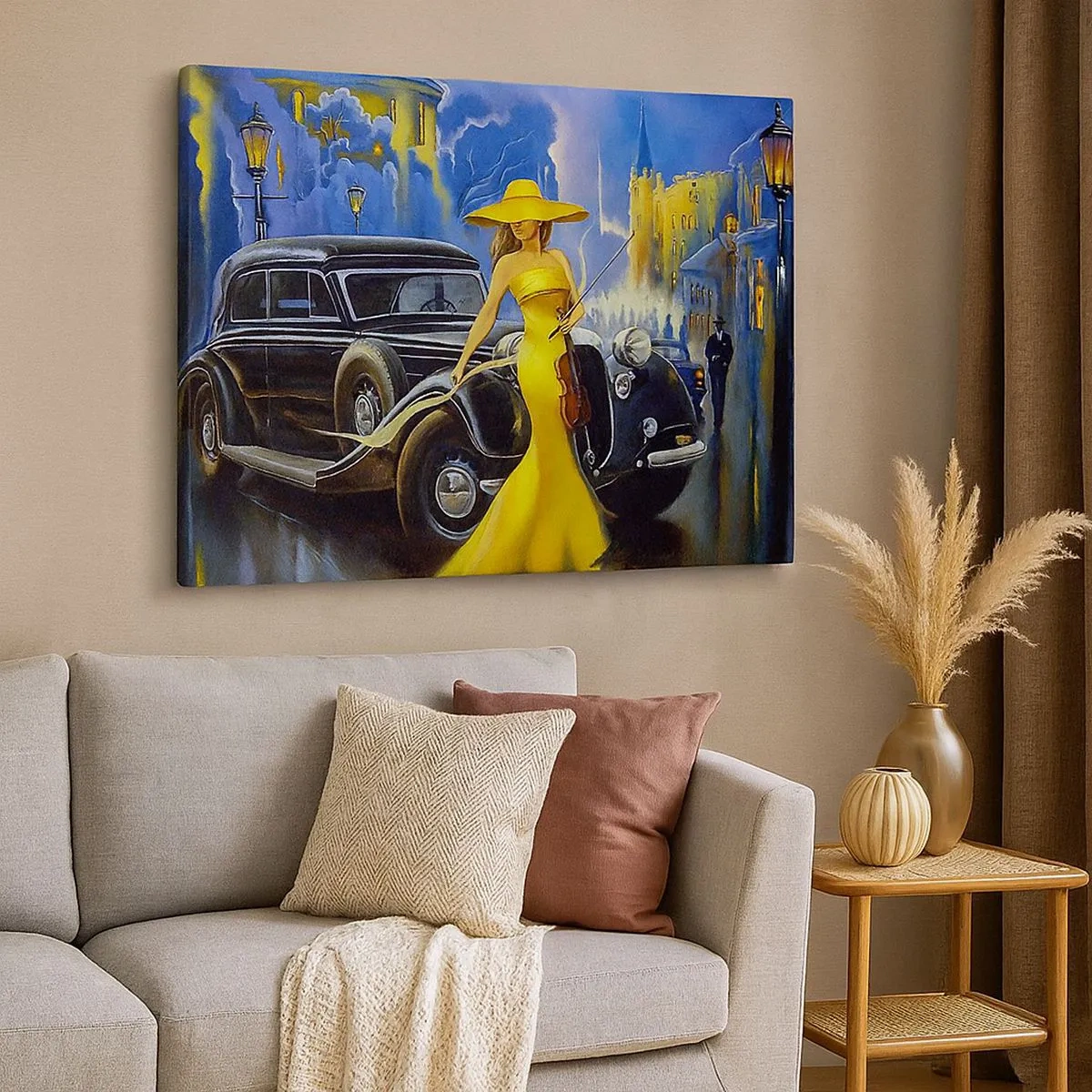 Bild auf Leinwand - Leinwandbild - Eine Frau in einem gelben Kleid mit einer Geige neben einem Retro-Auto. - 70x50cm - Nocturne für Violine und Liebe - Moderne Wanddekoration für Wohnzimmer und Schlafzimmer ARTTOR