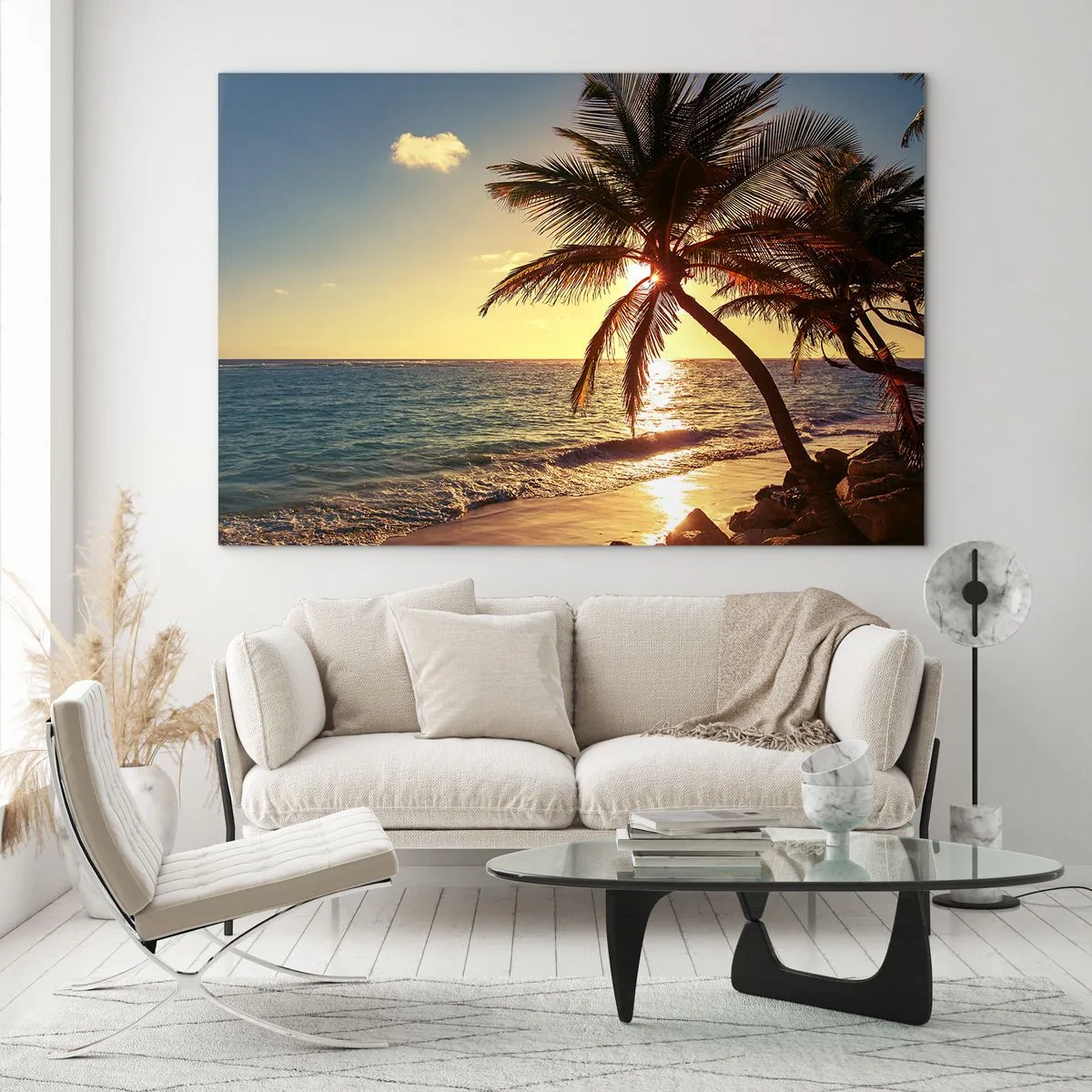 Glasbild - Bild auf glas - Tropischer Strand mit Palmen im Licht der untergehenden Sonne - 100x70cm - Sommer unter Palmen - Moderne Wanddekoration für Wohnzimmer und Schlafzimmer ARTTOR