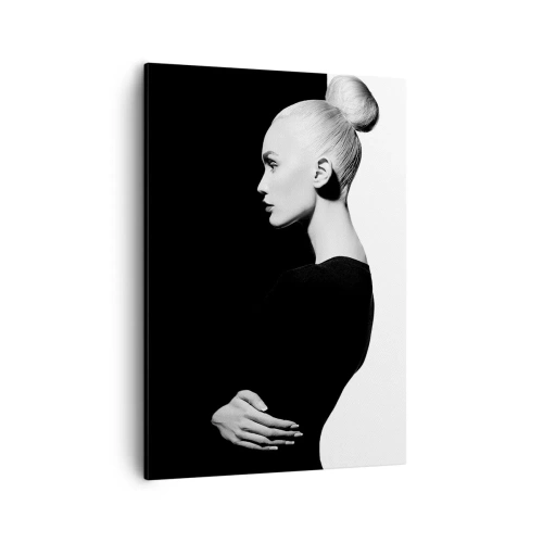 Bild auf Leinwand - Leinwandbild - Stilvolles Frauenporträt vor schwarz-weißem Hintergrund - 50x70cm - Einfach eine Frau - Moderne Wanddekoration für Wohnzimmer und Schlafzimmer ARTTOR