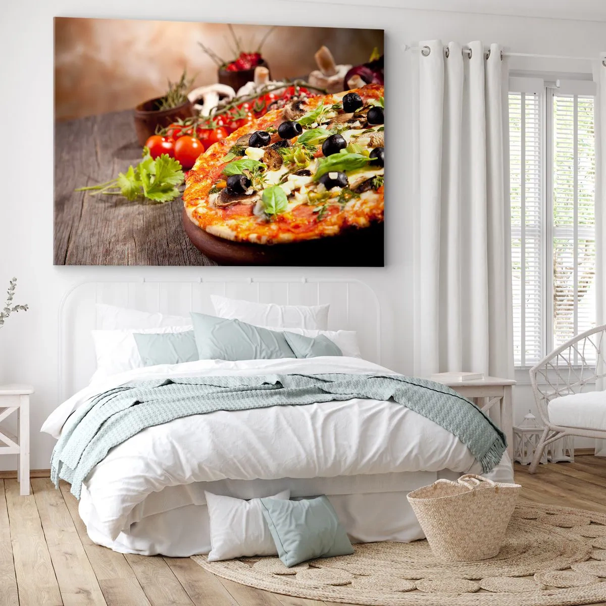 Bild auf Leinwand - Leinwandbild - Pizza mit Oliven, Basilikum und frischen Zutaten auf Holzhintergrund - 120x80cm - Aus den tellurischen Zutaten - Moderne Wanddekoration für Wohnzimmer und Schlafzimmer ARTTOR