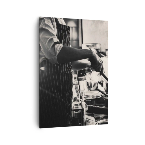 Bild auf Leinwand - Leinwandbild - Ein Koch bei der Arbeit in der Küche, aus einer Bratpfanne steigt Dampf auf - 70x100cm - Alchemie der Aromen - Moderne Wanddekoration für Wohnzimmer und Schlafzimmer ARTTOR