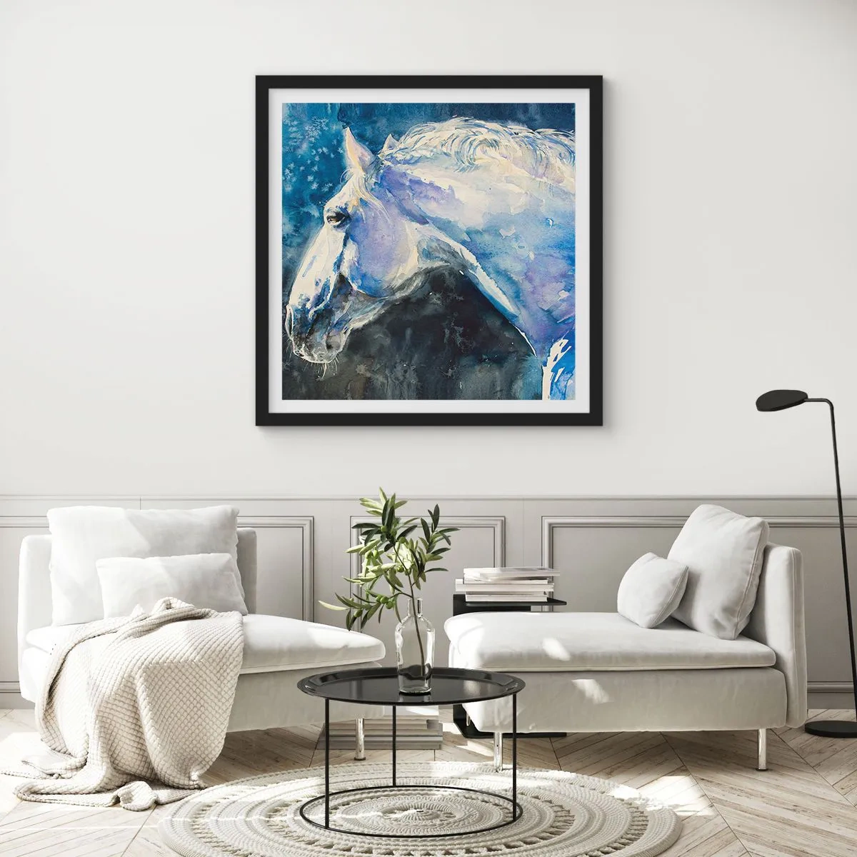 Poster in einem schwarzem Rahmen - Porträt in blauem Glanz - 40x40 cm