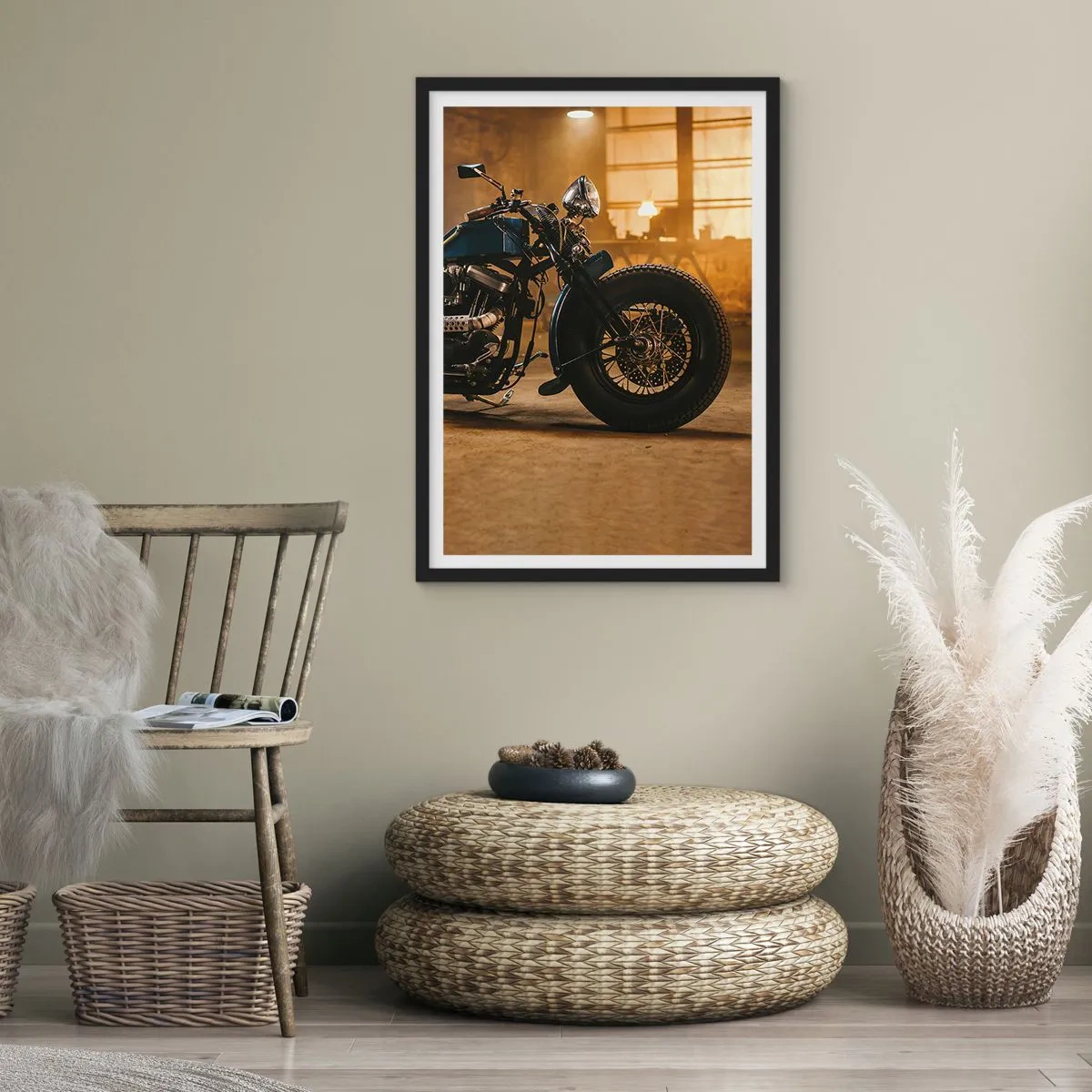 Poster in einem schwarzem Rahmen - Motorrad in stylischer Werkstatt - 50x70cm - Ich kann alles  - Moderne Wanddekoration für Wohnzimmer und Schlafzimmer ARTTOR