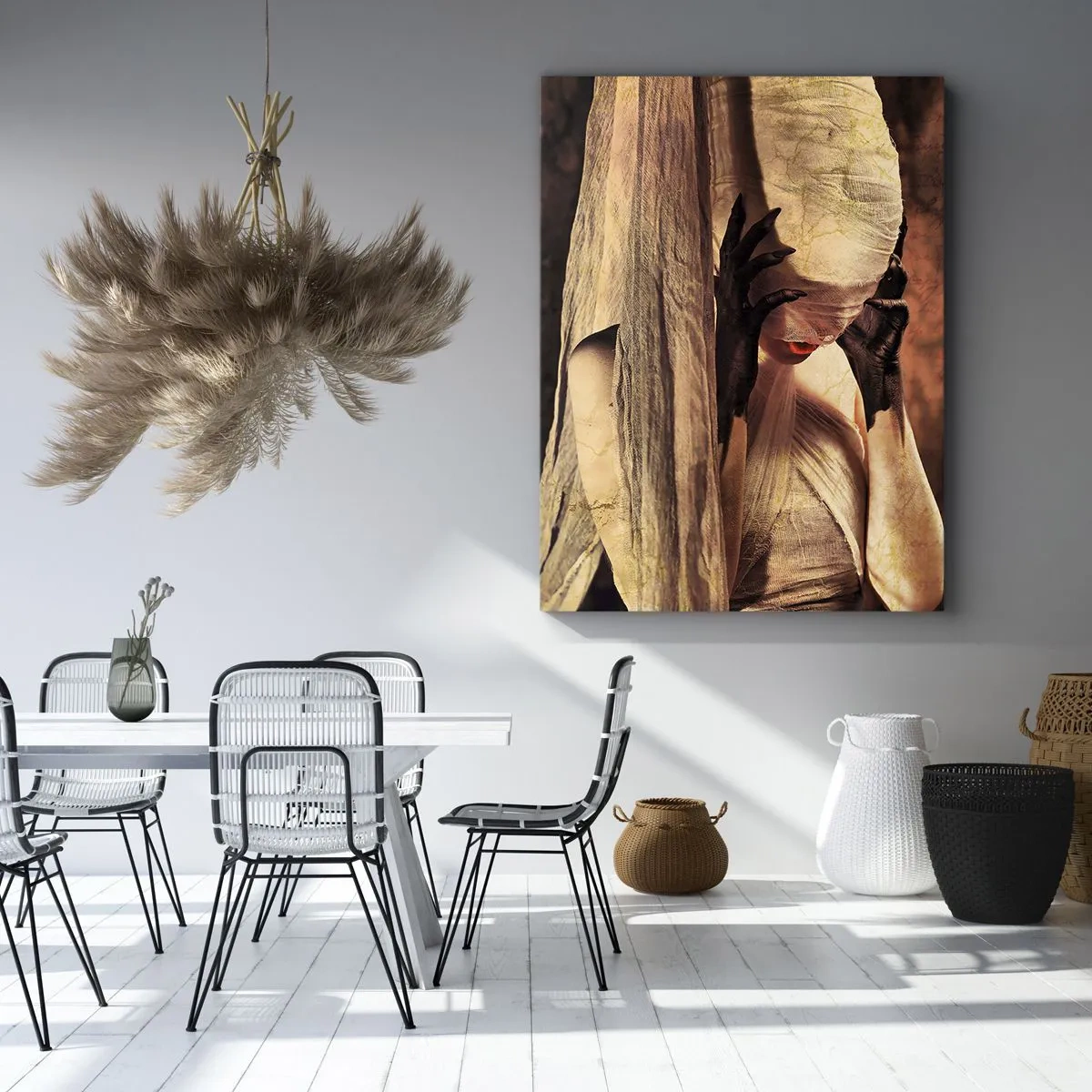Bild auf Leinwand - Leinwandbild - Eine Frau mit Schleier und geheimnisvollem Styling vor dunklem Hintergrund - 50x70cm - Zwischen Gut und Böse - Moderne Wanddekoration für Wohnzimmer und Schlafzimmer ARTTOR