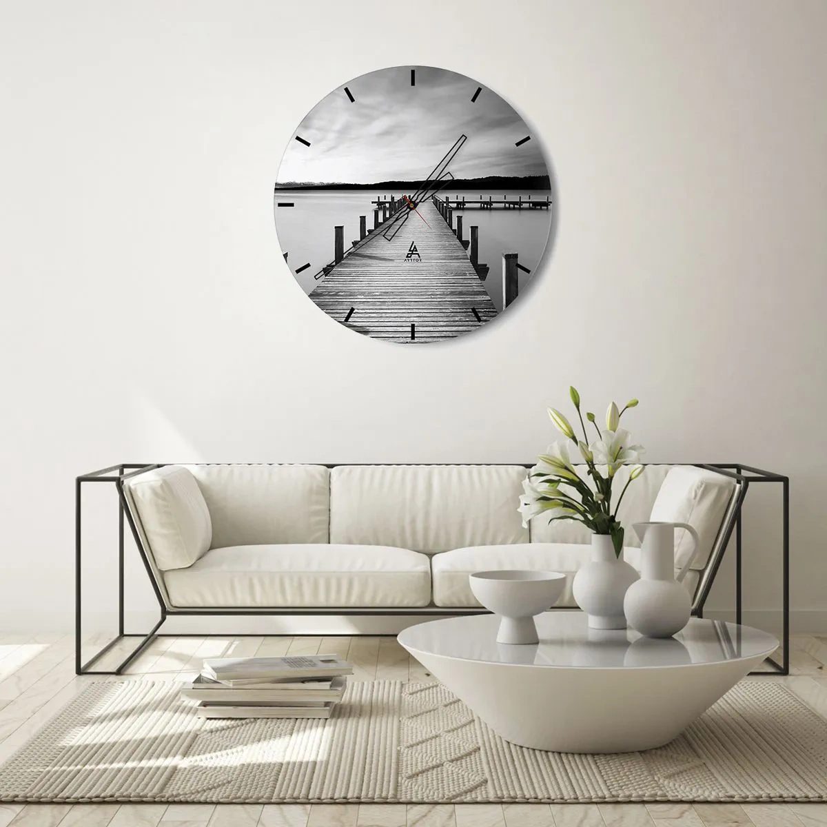 Wanduhr - Glasuhr - Ein Holzsteg, der in die Tiefen eines ruhigen Sees führt - 30x30cm - An der Wasserstelle - Ruhe - Moderne Wanddekoration für Wohnzimmer, Küche und Schlafzimmer ARTTOR