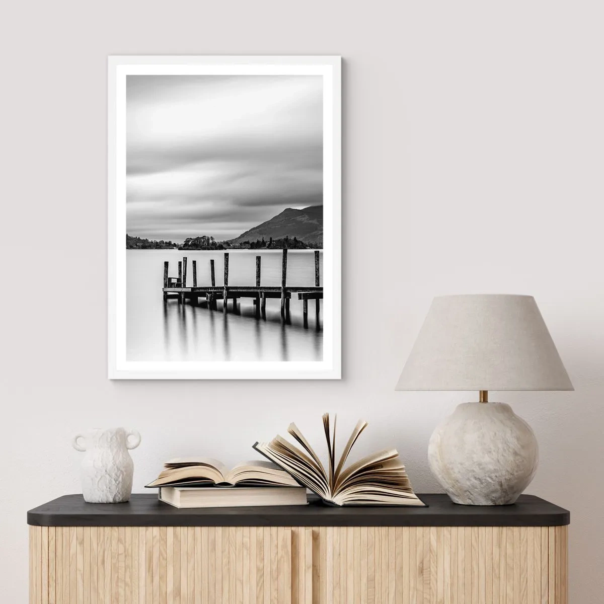 Poster in einem weißen Rahmen - Milde und Kraft - 70x100 cm